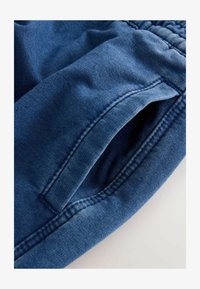Valitud, mid blue
