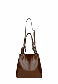 Bruine leren tote bag met een gestructureerd ontwerp, verstelbare schouderbanden en hardware in zilvertint. Gladde textuur met een geplaatste branding.