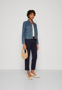 GAP DOWNTOWN - Kalhoty - navy uniform
