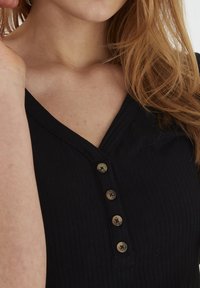 b.young BYToella - Bluse - black
