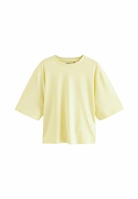 Geel katoenen T-shirt met korte mouwen, ronde halslijn en een relaxed fit. Gladde textuur, minimale branding zichtbaar op de kraag.