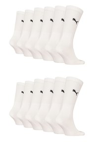 Zwölf Paar weiße Crew-Socken aus Baumwollmischung, mit gerippten Bündchen und einem kleinen schwarzen Logo an der Seite.