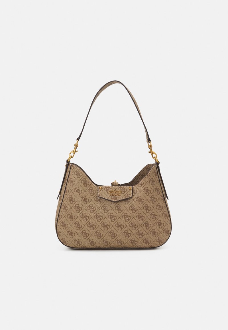 Sac à épaule marron à motif avec garnitures dorées, bord supérieur incurvé et bandoulière ajustable, avec un petit rabat avant avec plaque logo.