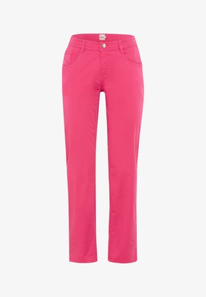 Pantaloni rosa acceso a gamba dritta con passanti per cintura, bottone anteriore, chiusura con zip, e tasche anteriori e posteriori, mostrati su sfondo bianco.