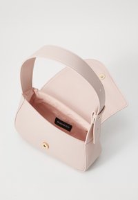 Thumbnail Image 6