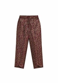 Pantalones de tiro alto y corte tapered con un patrón de estampado de leopardo en burdeos y dorado metálico, y diseño de frente plisado.