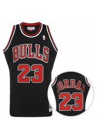 Maillot de basket-ball noir avec "BULLS" en rouge, portant le numéro "23" à l'avant. Le dos affiche "JORDAN" au-dessus de "23." Accents rouges et blancs.