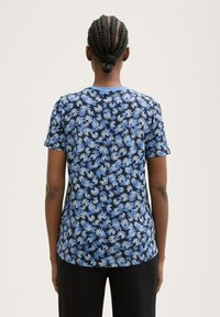 TOM TAILOR DENIM Lihtne T-särk - blue flower print