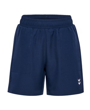 Shorts de sport bleu marine avec une taille élastique, deux poches latérales et un logo blanc sur le bas de la jambe droite. Texture de tissu lisse.