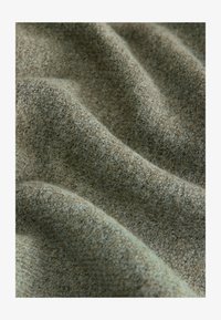 Selezionato, khaki green