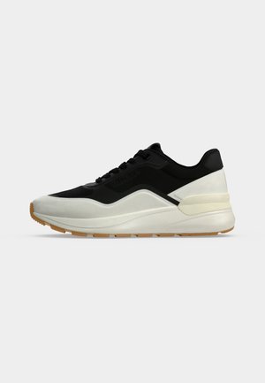 Michael Kors TREVOR SNEAKER - Baskets basses - blk/opticwht