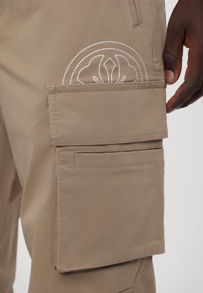 Evisu KAMON SEAGULL PANTS - Cargobroek - beige