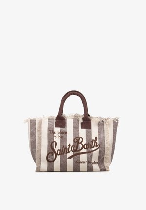 Borsa tote a righe beige e marrone con bordi sfrangiati, manici marroni e scritta "The place to be Saint Barth Summer Paradise" sulla parte frontale.