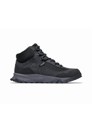Schwarze hochgeschnittene Wanderschuhe aus synthetischen und Mesh-Materialien, mit einer robusten Gummisohle, verstärkten Ösen und Logo-Details.
