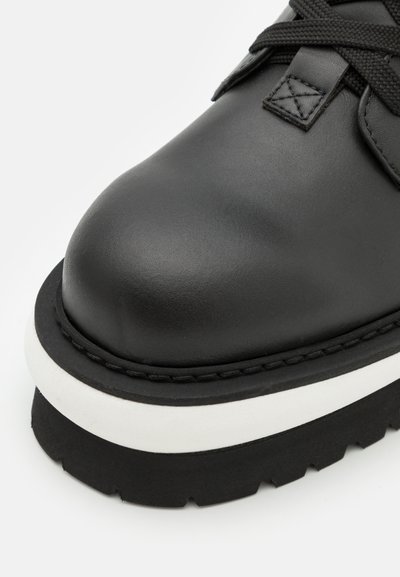 GCDS BUCKLE COMMANDO UNISEX - Μπότες πλατφόρμα - black