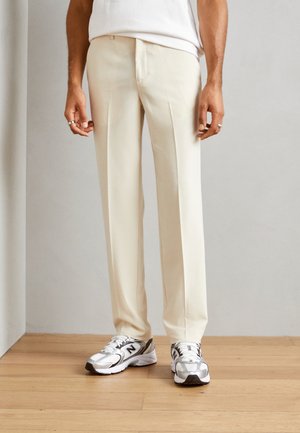 RELAXED FIT FORMAL PANTS - Suit trousers - cream white