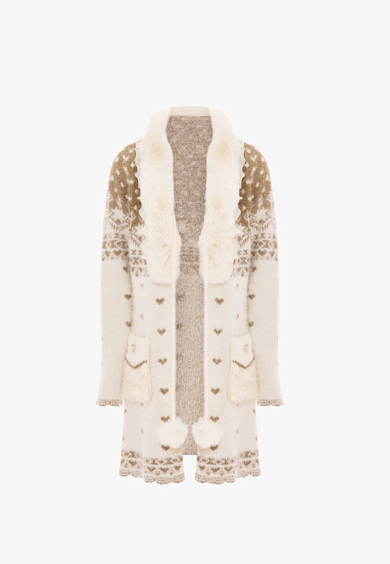 Cardigan crem și auriu, cu guler din blană sintetică, modele intricate de inimă și fulgi de zăpadă, două buzunare frontale și o margine ondulată.