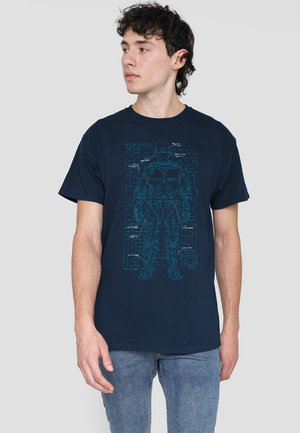 Marineblaues T-Shirt mit einem blauen Grafikdesign eines Roboters und technischen Details. Aus Baumwollmaterial, mit kurzen Ärmeln und Rundhalsausschnitt.
