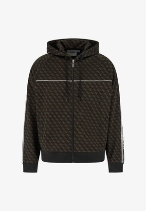 Bluza z kapturem zapinana na zamek w ciemnobrązowym materiale z powtarzającym się wzorem logo, białe paski akcentujące na rękawach oraz regulowany sznurek.