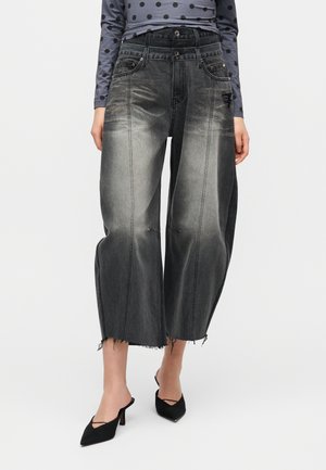 BALLOON SHAPED LAYERED - Τζιν χαλαρής εφαρμογής - ashed grey