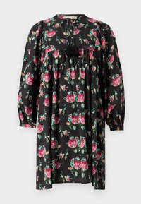 Δεν επιλέχθηκε, corsage