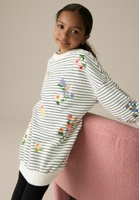 Next REGULAR FIT - Robe pull - black white