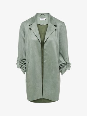 Gaiši zaļa sieviešu gara žakete ar uzlocītām piedurknēm un atloku apkakli, atklāta priekšpuse un sānu kabatas, izgatavota no zamšādas līdzīgas auduma.