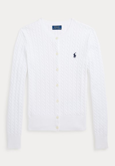 Cardigan blanc à manches longues en maille torsadée avec boutons sur le devant et logo Polo Ralph Lauren bleu marine sur la poitrine gauche.