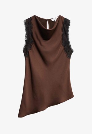 Ærmeløs mørkebrun satin top med sort blondekantrimning ved ærmegab og en nøglehulsknaplukning i nakken bagpå.
