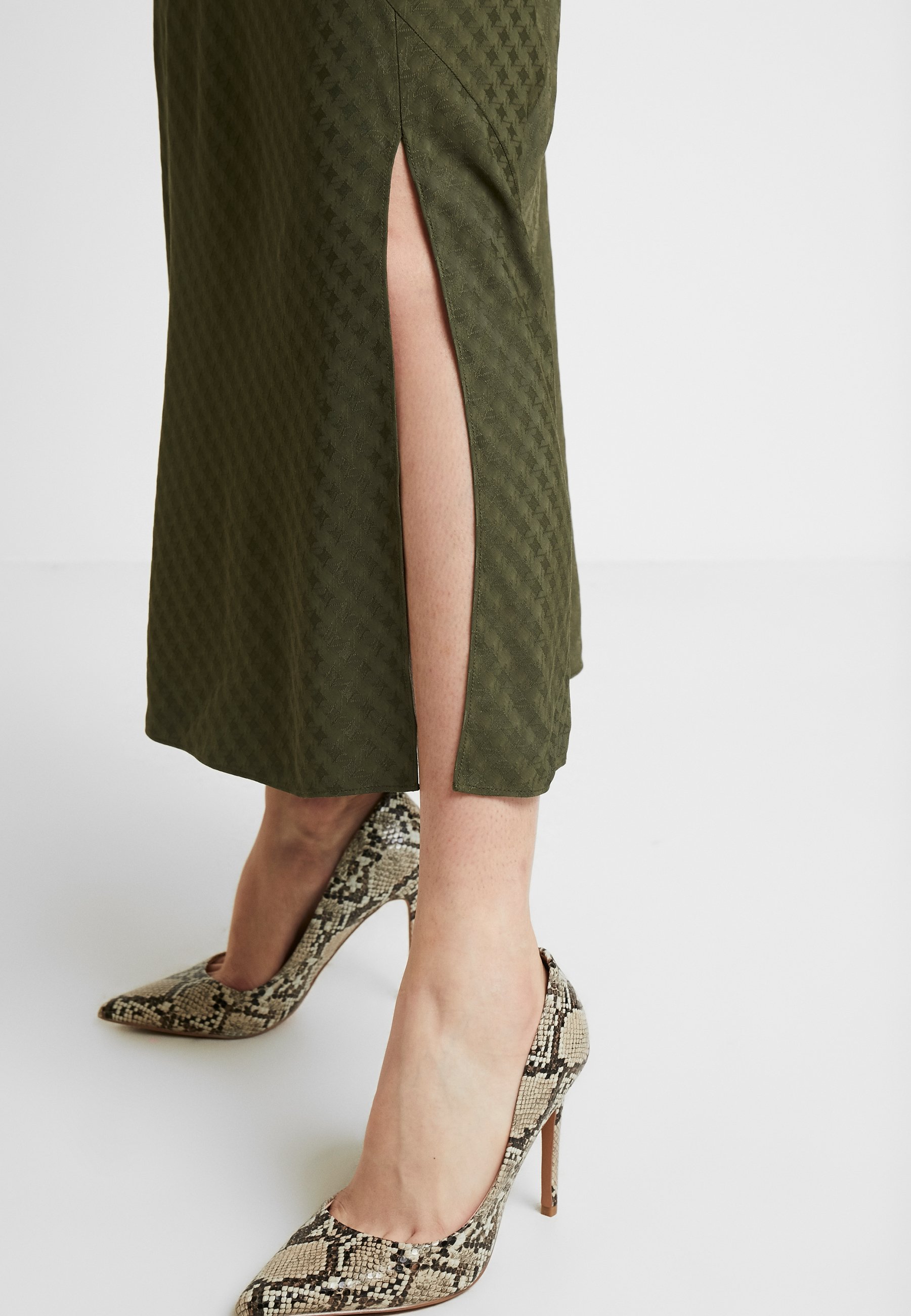 Ted Baker JOOWANI Strikket kjole khaki Zalando.no Ted Baker JAZZINE - Jumpsuit - khaki