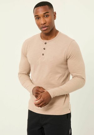 REGULAR FIT - LONG SLEEVE WOODSIDE SLUB   - Langarmshirt - natural
