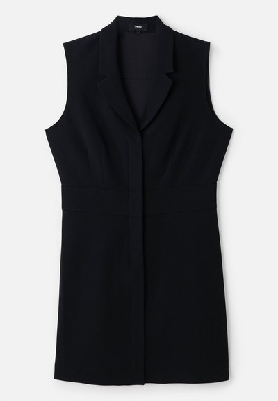 Melnas bez piedurknēm šūtu žaketi ar pielāgotu piegriezumu, kurai ir izgriezta apkakle un viens priekšējais aizvērums. Gluda audums un minimālisma dizains.