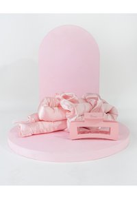 Thumbnail Image 4
