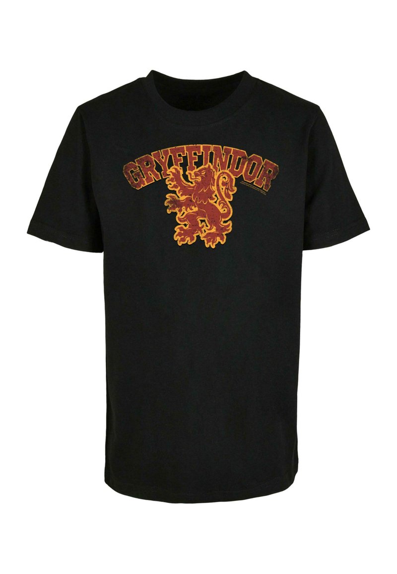 Černé tričko s krátkým rukávem s potiskem červeného a zlatého textu "Gryffindor" a grafiky lva na přední straně. Bavlněný materiál s jemnou strukturou.
