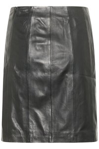 Falda de cuero negra con un diseño ajustado, que presenta costuras verticales para dar textura. El material tiene un acabado suave y brillante.