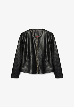 Giacca in ecopelle nera con motivo trapuntato, colletto rotondo, maniche lunghe, tasche frontali e rifinitura in catena dorata lungo la zip.