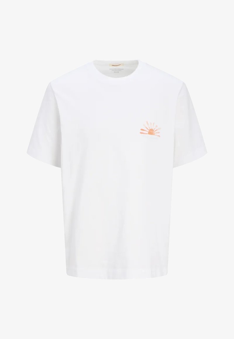 Hvid bomulds t-shirt med korte ærmer, med et lille orange solgrafik på venstre bryst. Standard crew neck design.