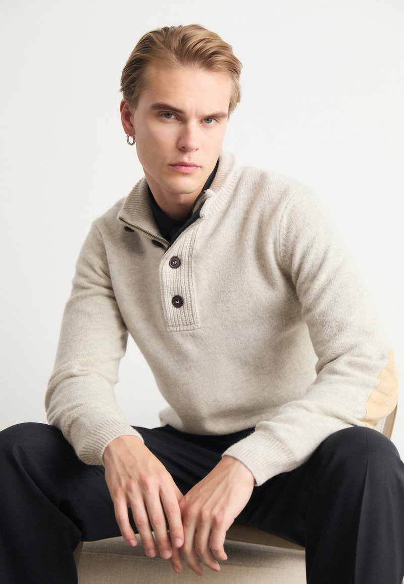 Barbour ESSENTIAL PATCH JUMPER - Trui - pearl