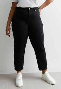 New Look Curves CURVES HIGH WAIST TORI MOM - Jeans slim fit - black