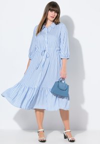 Ulla Popken STRIPED 3/4 SLEEVE BUTTON DOWN - Abito a camicia - sky blue