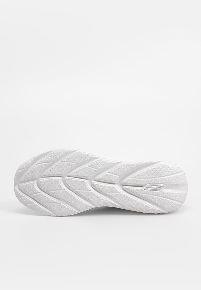 Suola di una scarpa sportiva bianca, caratterizzata da una superficie texturizzata con un motivo ondulato, profonde scanalature per la trazione e dettagli del logo del brand.