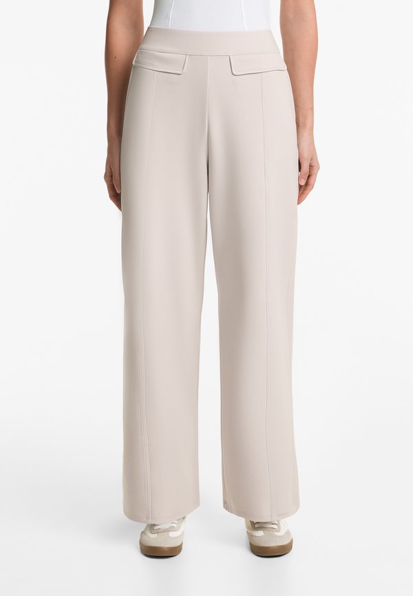 NEOPRENE-EFFECT BOOTCUT - Stoffhose - stone