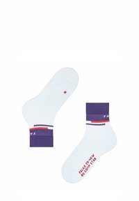 Calzini bianchi alla caviglia con polsini viola, strisce rosse e blu e marchio "FALKE". Taglia indicata 39-40. Texture in maglia morbida, senza motivi.
