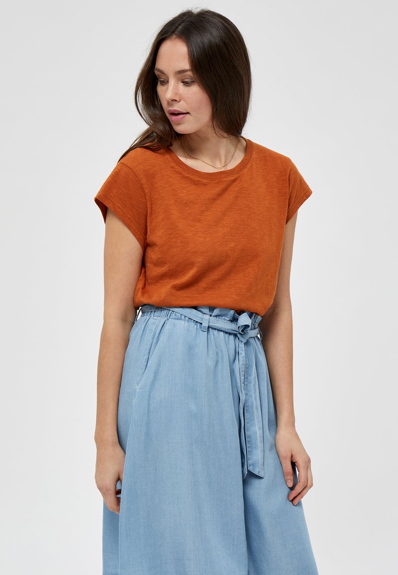 Minus MILETI TEE - Camiseta básica - burned hazel