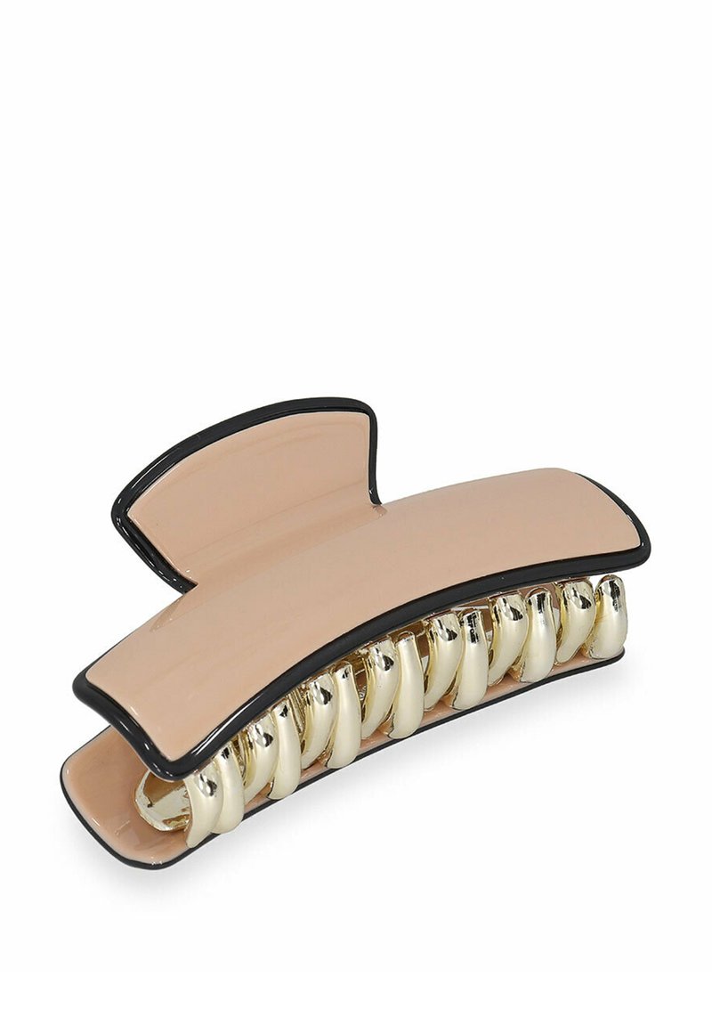 Clip de pelo de plástico en un suave color rosa con un contorno negro, que presenta detalles metálicos dorados y un diseño curvado y trenzado en el cierre.