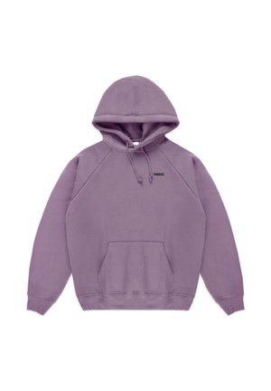 Fioletowa bluza z kapturem, z przednią kieszenią kangurką, regulowanym kapturem ze sznurkiem i czarnym logo na lewej piersi. Miękka tkanina o luźnym kroju.