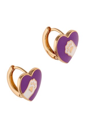 Cercei cerc din aur cu talismane în formă de inimă violet, având modele albe și aurii cu amprente de lăbuță.