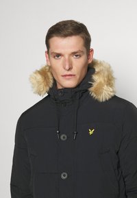 Lyle & Scott HEAVYWEIGHT LONGLINE PUFFER JACKET - Casaco de inverno - jet black