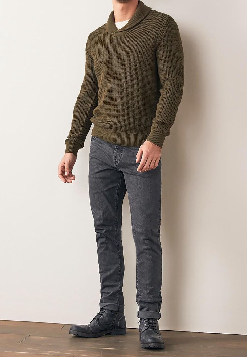 Next Sweter