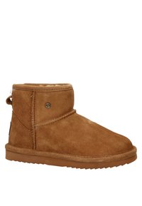 Tan suède enkelboot met een ronde neus, zachte voering aan de binnenkant en een platte rubberen zool. Voorzien van een trekband aan de achterkant en een klein decoratief logo.